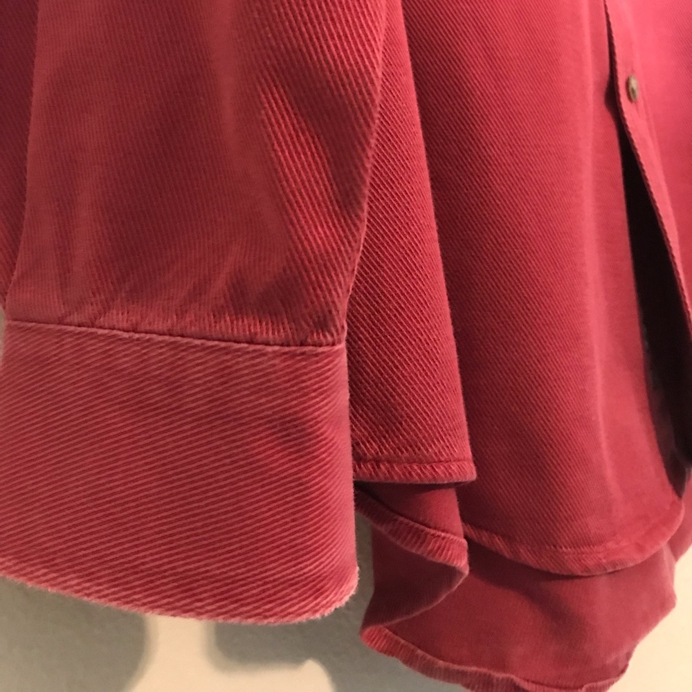 Men’s Wrangler Rugged Wear Long Sleeve Button Down Shirt. Red. Size M/L